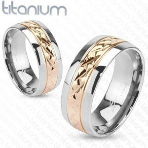 Karikagyűrű titániumból - arany-rózsaszín sáv, gravírozás - Nagyság: 49