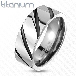 Gyűrű titániumból - fényes, ezüst szín, fekete, átlós csíkok - Nagyság: 48