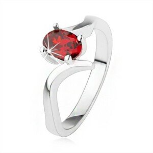 Elegáns gyűrű 925 ezüstből, rubinvörös cirkónia, hullámos szárak - Nagyság: 50