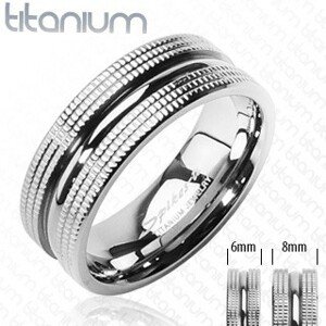 Karikagyűrű titániumból - fényes középső sáv, bordázott szélek - Nagyság: 67