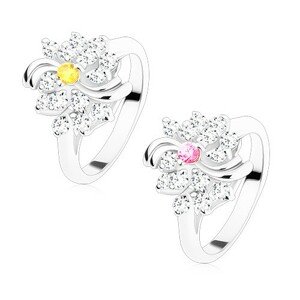 Ezüst színű gyűrű, átlátszó virág színes középpel, fényes ívek - Nagyság: 49, Szín: Rózsaszín