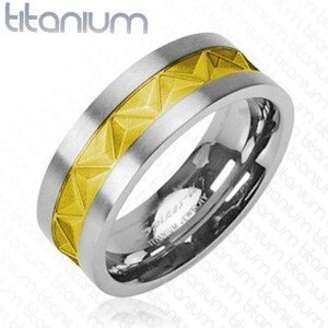 Titánium karikagyűrű - ezüst, arany minta - Nagyság: 67