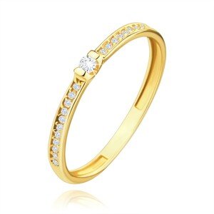 14K sárga arany gyűrű -egy átlátszó cirkónia középen,apró cirkóniák - Nagyság: 51